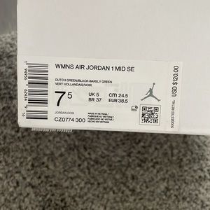 COPY - WOMENS AIR JORDAN 1 MID DUTCH GREEN